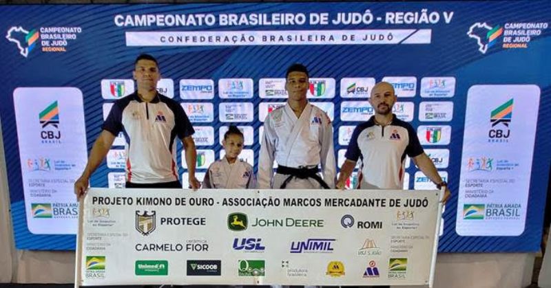  Judoca do Projeto Kimono de Ouro Flávia Jesus conquista o 4º lugar no brasileiro regional