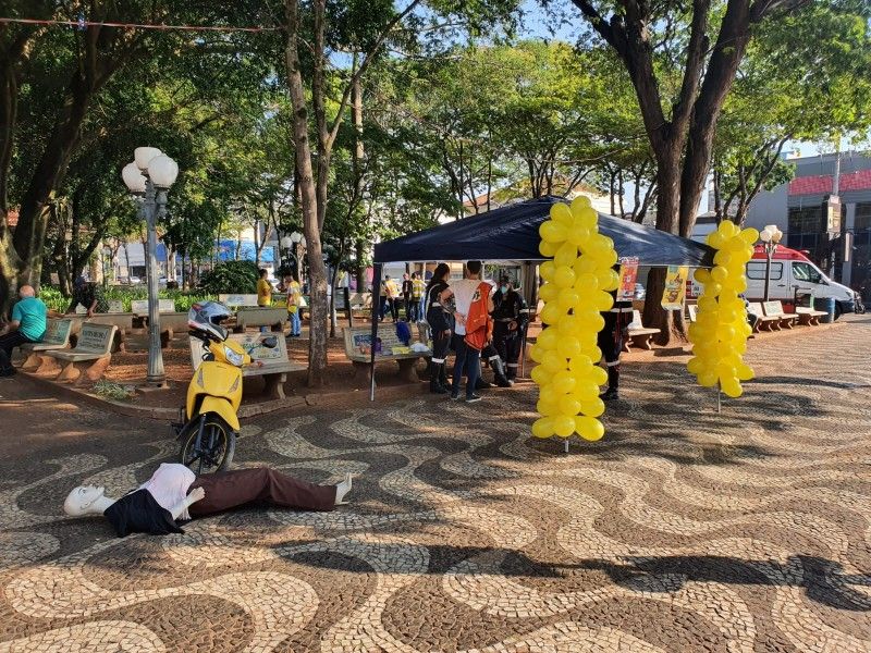 Mês Amarelo: Samu de Araras promove ação de conscientização no trânsito 