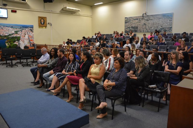 Câmara realiza cerimônia para homenagear profissionais da Saúde de Araras e cidades da região